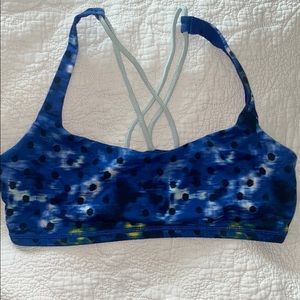 Lululemon sports bra